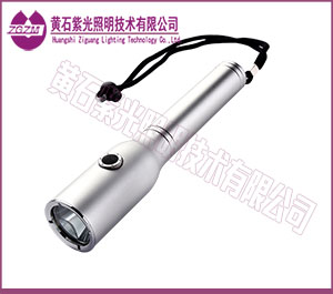 YJ1030强光手电筒